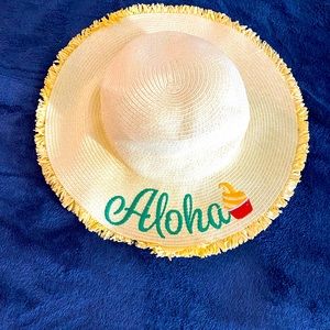 Disney “aloha” beach hat